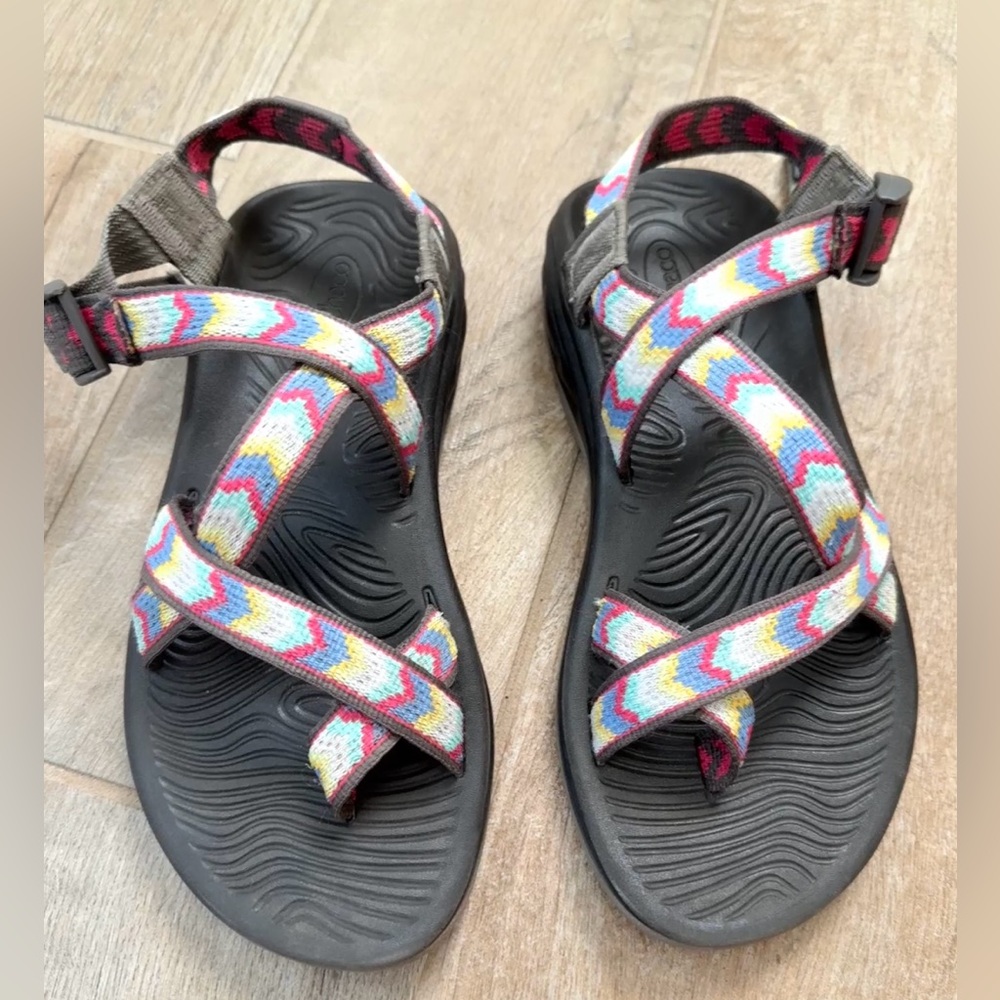 Chaco Gecko Eco Sport Sandals Gray Tribal Print Toe Ring Wedge Buckle Womens 7